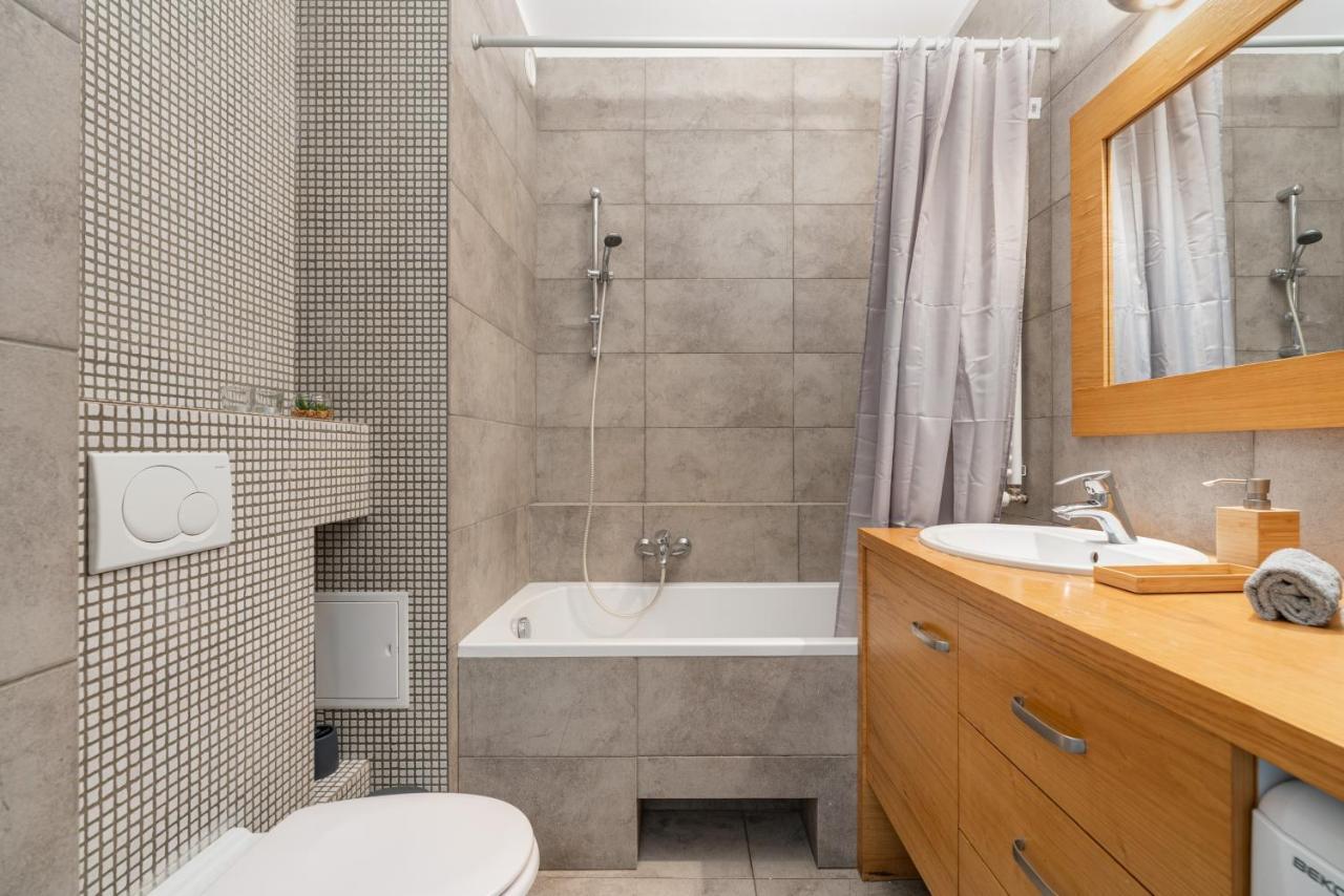 Superapart Wilanowska Apt 20 "Pet-Friendly 1Br Home With Patio Warsaw Ngoại thất bức ảnh